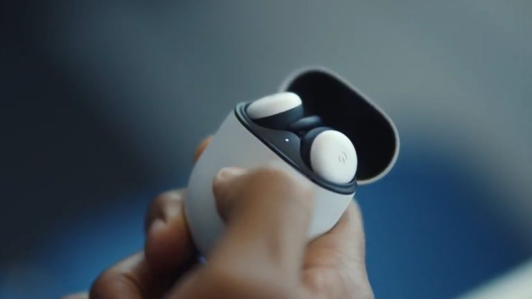 Google’s Pixel Buds Are Here To Take On Apple’s Airpods, But Can They?