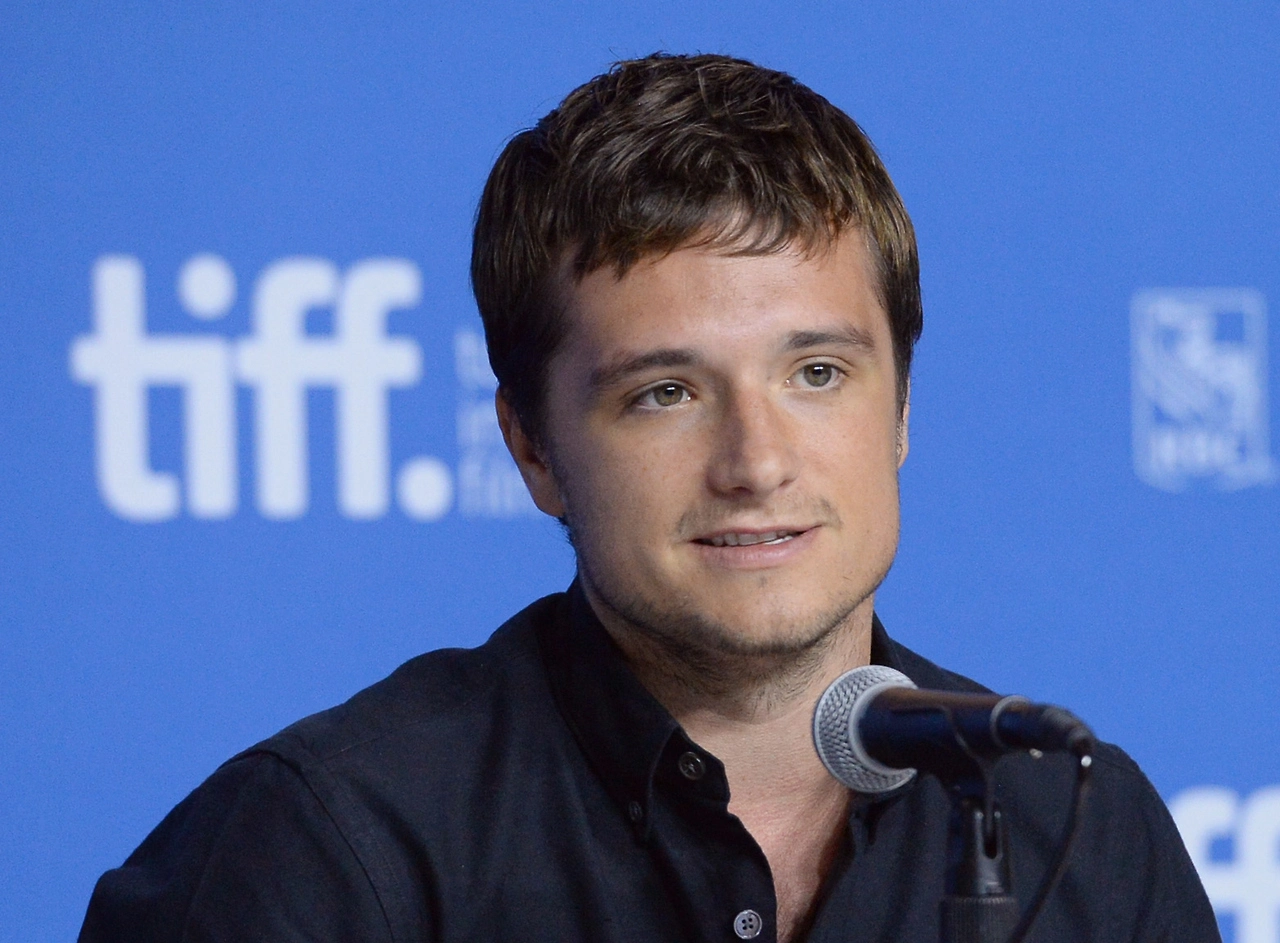 Josh Hutcherson Gay