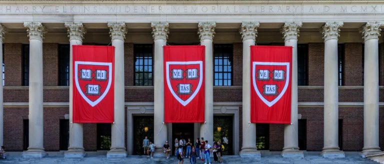 “Shocking Revelation: Trump Administration’s Ultimatum to Harvard – Stop Enrolling Foreign Students or Face Severe Consequences”