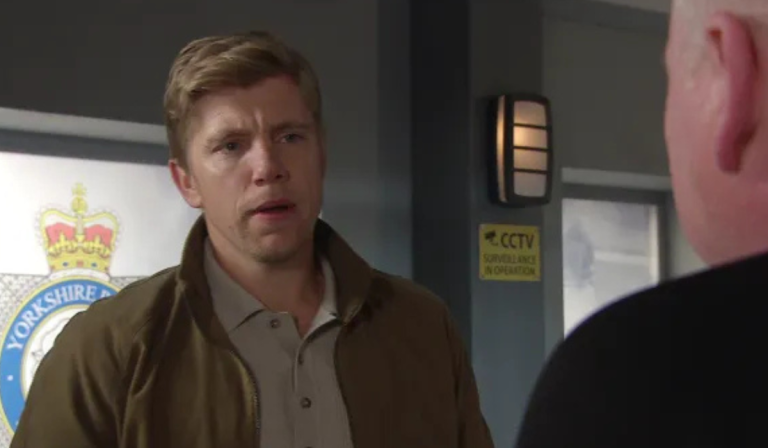 Emmerdale: Robert wants to leave the village.